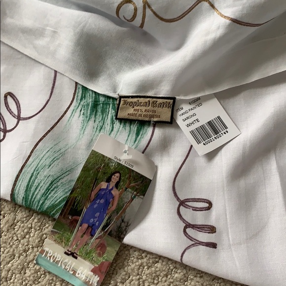 NEW hand painted sarong - green and bronze design - Picture 8 of 10